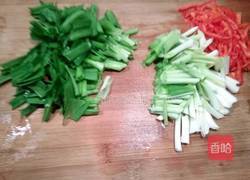 大蒜牛肉丝的做法图解1