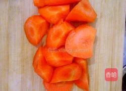 红萝卜玉米汤的做法图解2