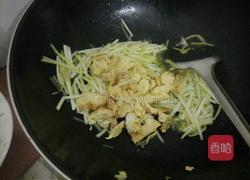 韭黄炒鸡蛋的做法图解5