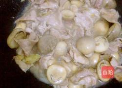 草菇炒瘦肉的做法图解7