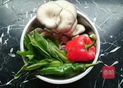 蘑菇青菜的做法图解1