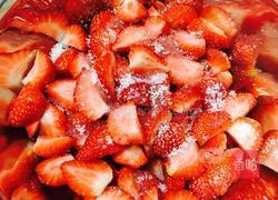 草莓果酱的做法图解2