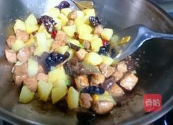 鲜香土豆烧肉的做法图解8