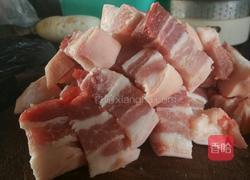 萝卜红烧肉的做法图解1