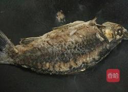 鲫鱼豆腐汤的做法图解2