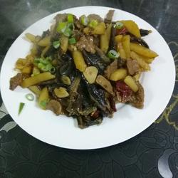 茄子干土豆条炒牛肉的做法[图]