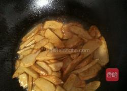 芹菜炒鱼丸的做法图解6