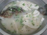 鲫鱼冻豆腐汤的做法[图]