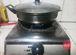 土茯苓生地煲鸡汤的做法图解6