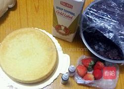 草莓奶油蛋糕的做法图解1