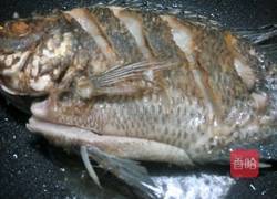 鲫鱼萝卜汤的做法图解3