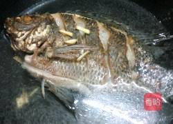 鲫鱼萝卜汤的做法图解4