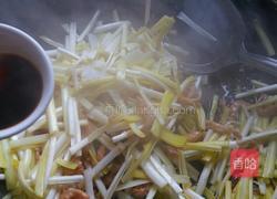 韭黄炒肉丝的做法图解9