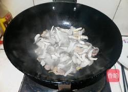 平菇炒肉的做法图解7