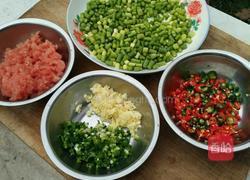 蒜苔碎肉丁的做法图解1