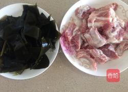 排骨海带汤的做法图解1