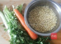 香菜胡萝卜拌黄豆的做法图解1
