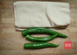 青椒豆腐皮的做法图解1