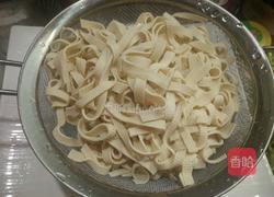 青椒豆腐皮的做法图解5