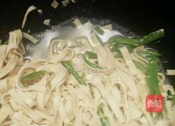 青椒豆腐皮的做法图解8