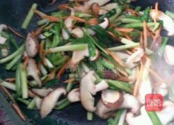 韭菜豆腐汤的做法图解3