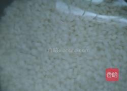 鱼肉珍珠丸子的做法图解1