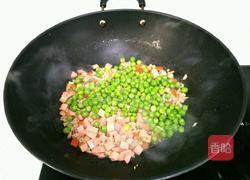 豌豆炒火腿的做法图解9