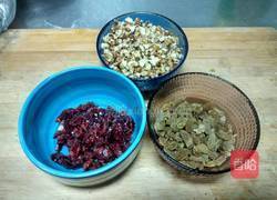核桃蔓越莓牛轧糖的做法图解2