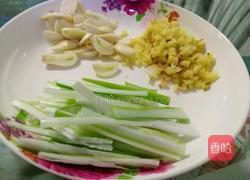 香菇肉丁的做法图解2