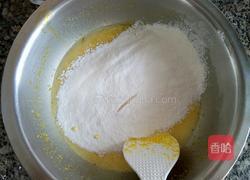 草莓彩绘蛋糕卷的做法图解4