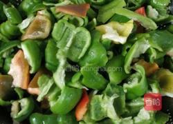 肉片甜椒的做法图解2