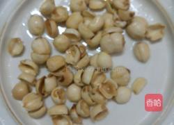 小肠腱子肉莲子汤的做法图解5