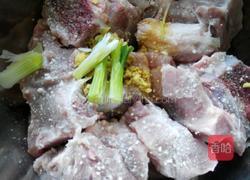 川味粉蒸排骨的做法图解2