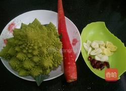 清炒寶塔菜花的做法圖解1