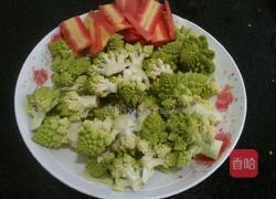 清炒寶塔菜花的做法圖解2