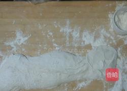 韭菜鸡蛋馅饼的做法图解2