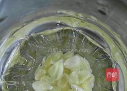 桃胶银耳汤的做法图解2