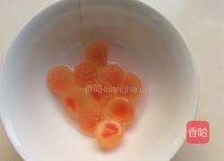 草莓慕斯蛋糕的做法图解1