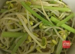 芹菜豆芽汤的做法图解3