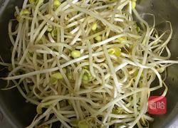 芹菜豆芽汤的做法图解1