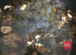 红豆绿豆核桃仁粥的做法图解4