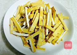 芹菜炒香干的做法图解1