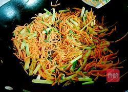 芹菜炒胡萝卜的做法图解6