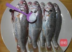 香煎黄花鱼的做法图解3