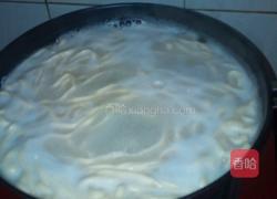 香菇大肉哨子面的做法图解6