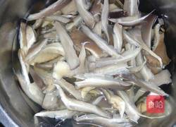 蘑菇炒肉的做法图解1