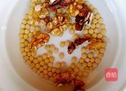 益智补脑枸杞核桃豆浆的做法图解2