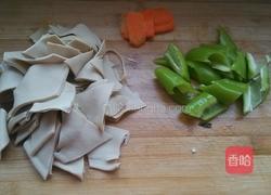 青椒炒豆皮的做法图解1