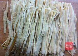 豆芽凉拌菜的做法图解1