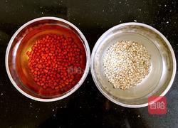 红豆薏米脊骨汤的做法图解1